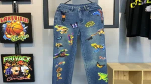 White ink DTG printing machine for denim garments